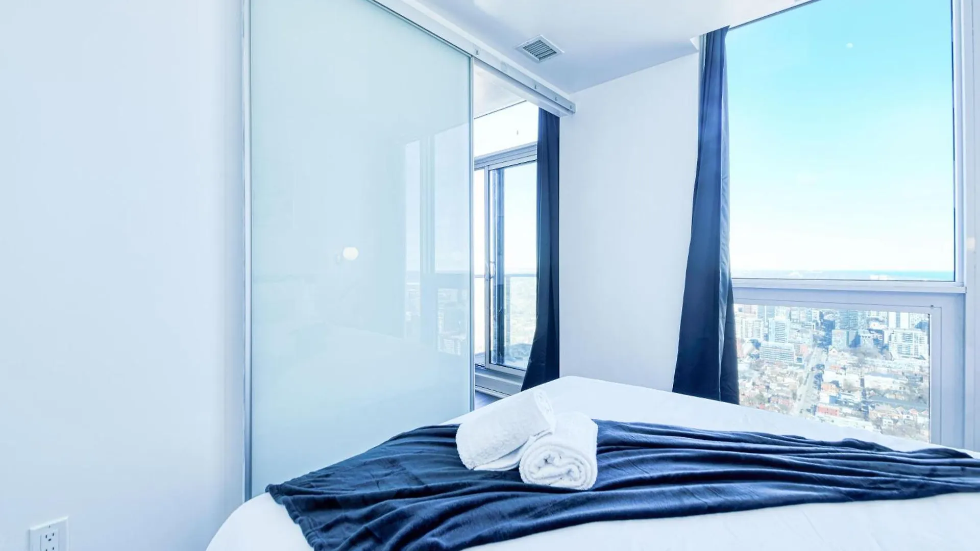 Lägenhet Rivetstays - The Jarvis Toronto