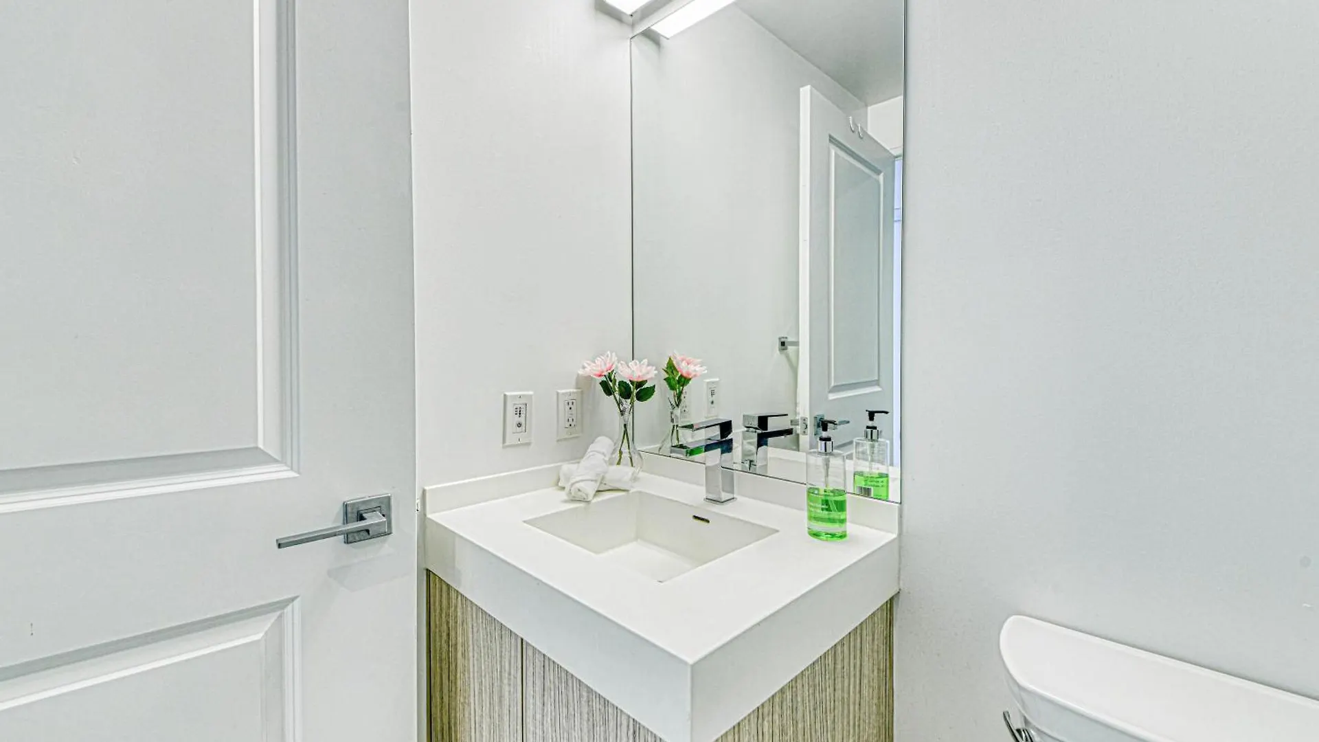 Rivetstays - The Jarvis Toronto Lägenhet