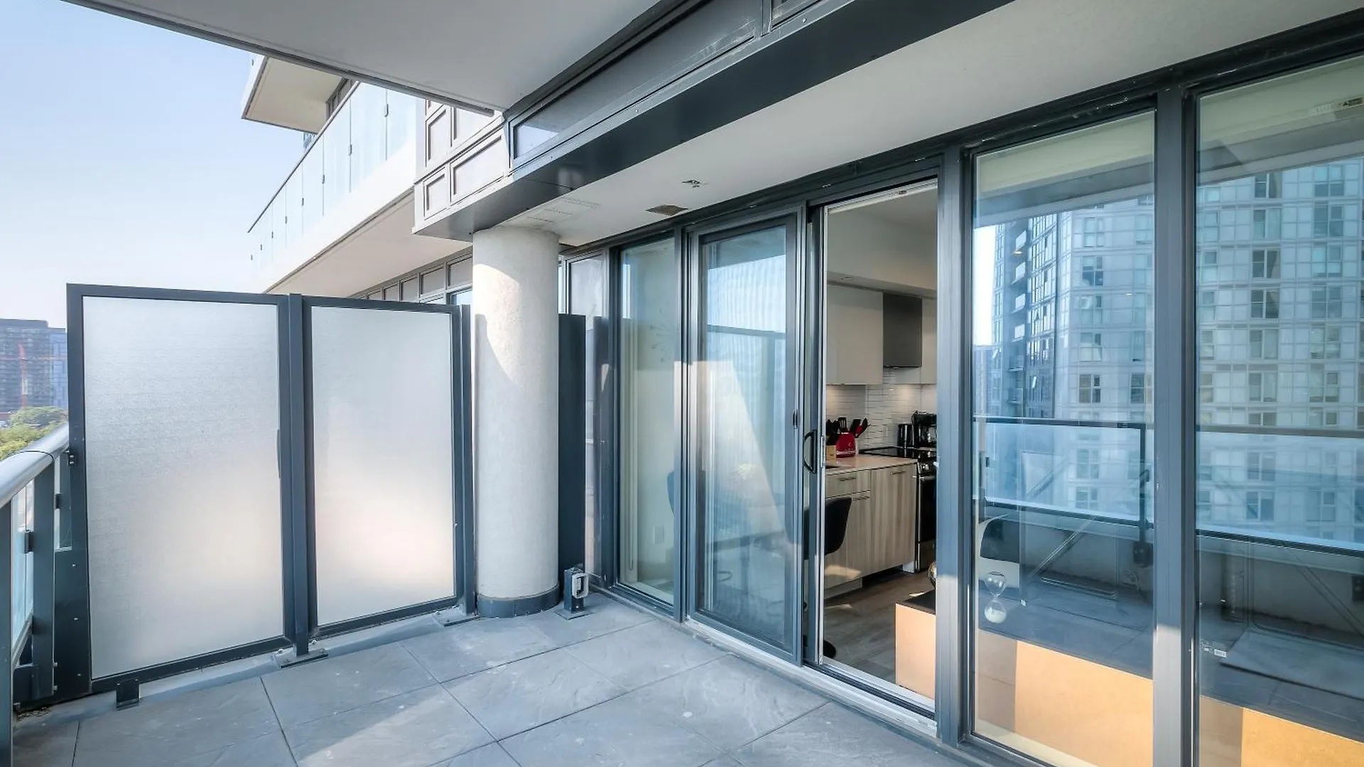Apartment Rivetstays - The Jarvis Toronto