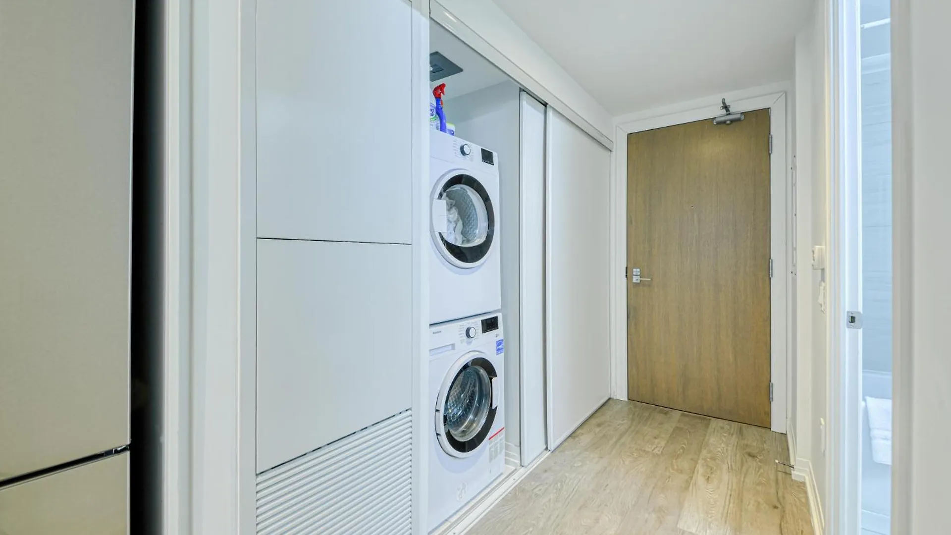 Apartment Rivetstays - The Jarvis Toronto
