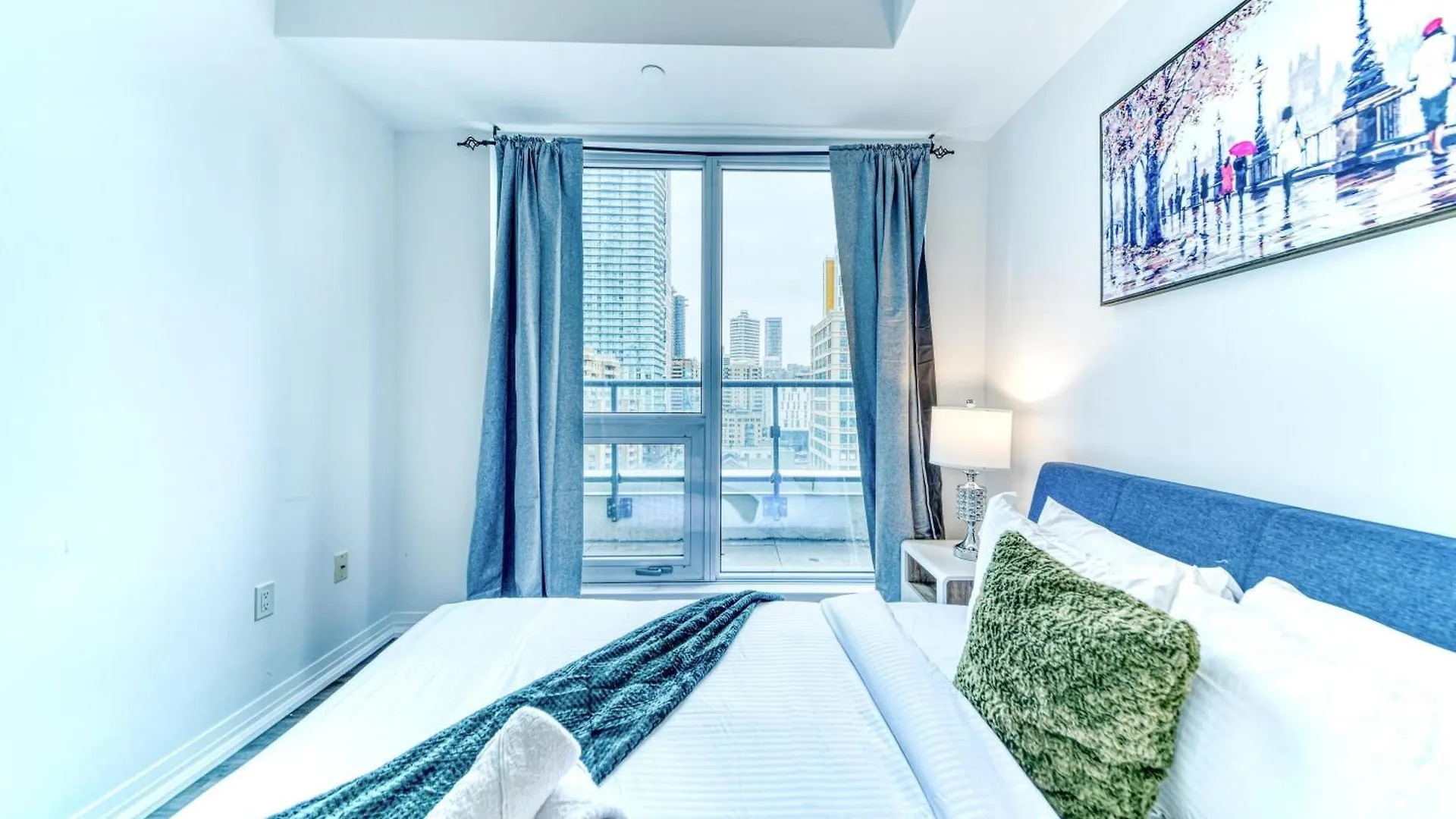 Rivetstays - The Jarvis Toronto Apartment