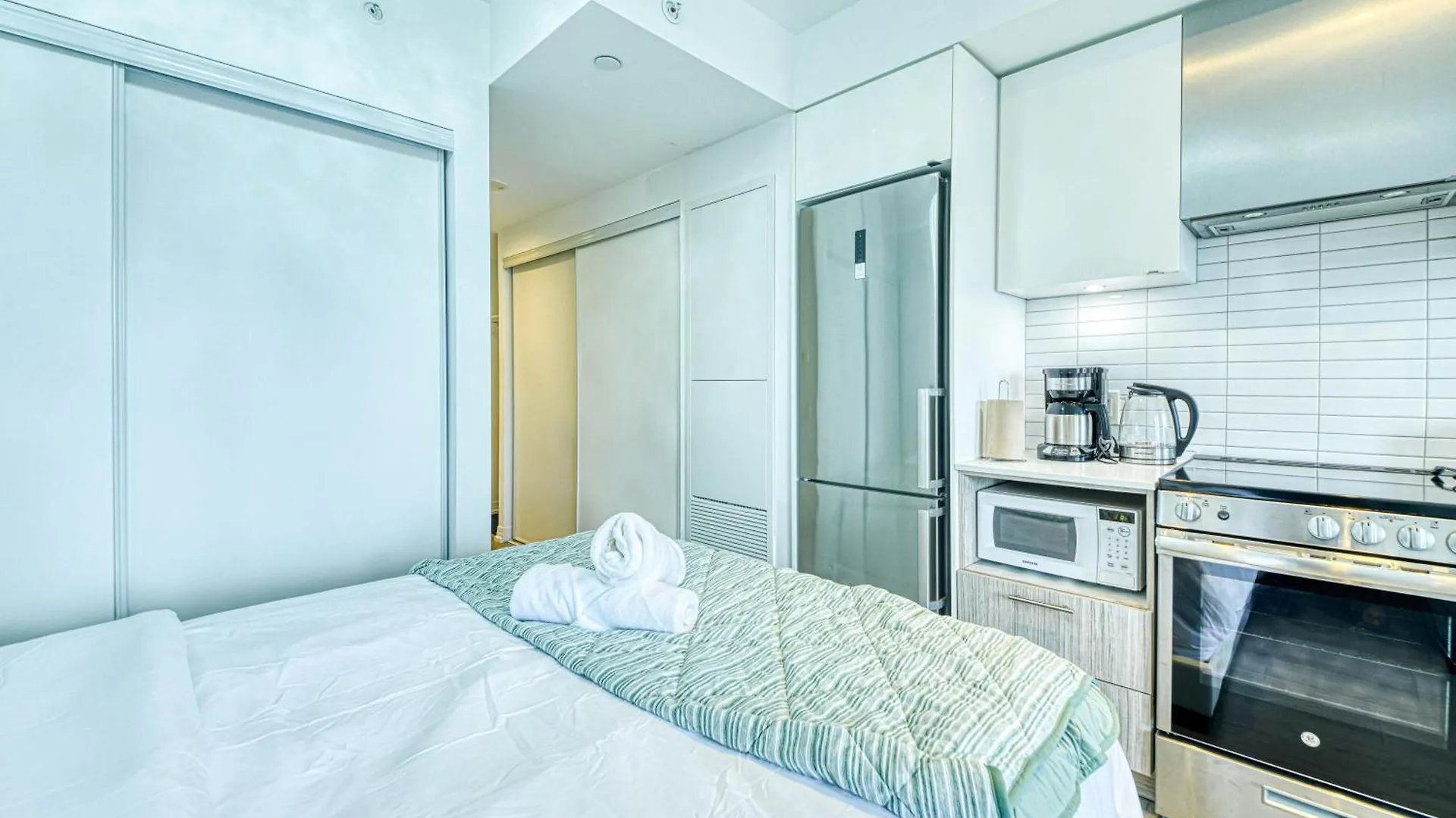 Apartment Rivetstays - The Jarvis Toronto