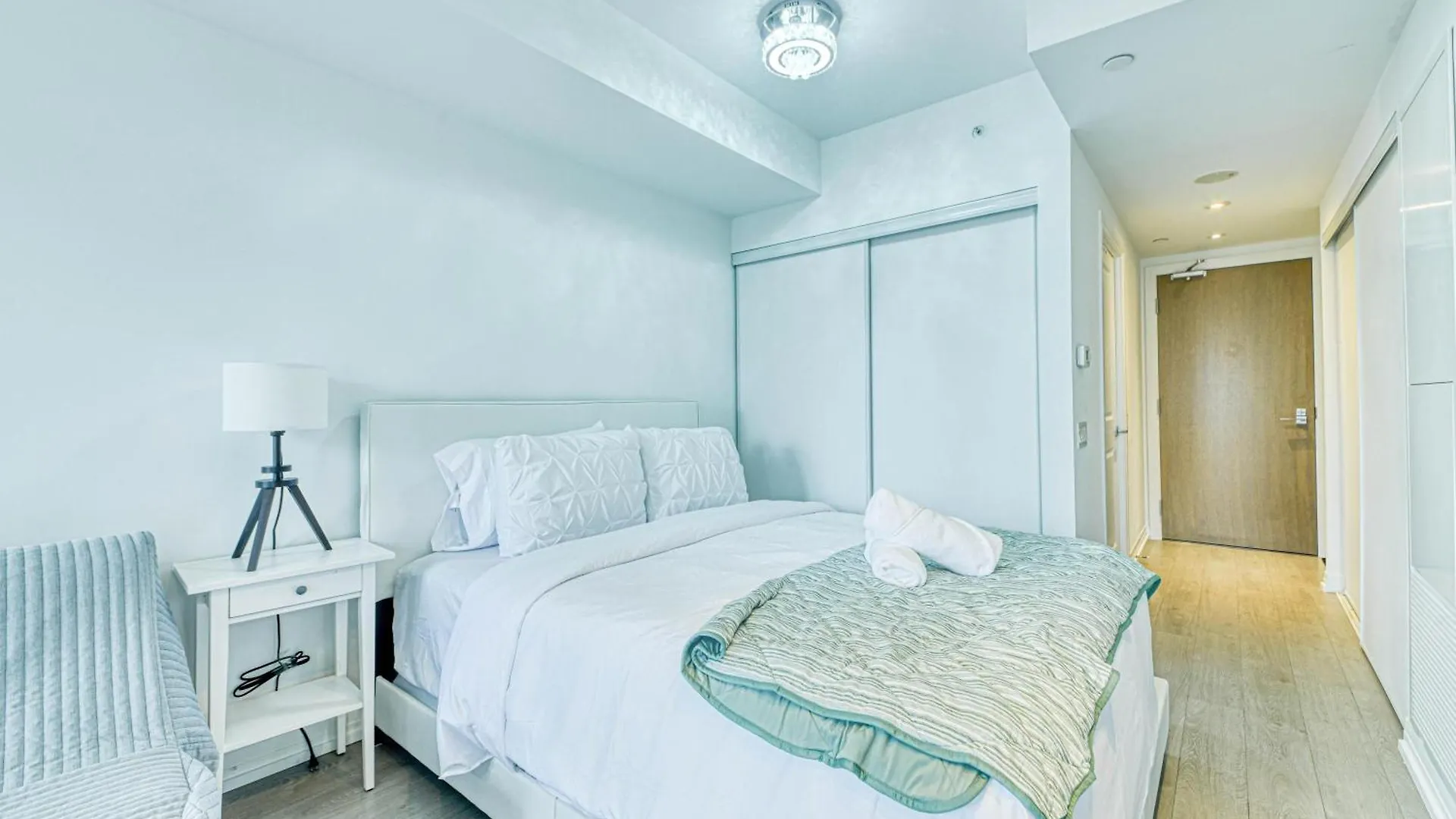 Apartment Rivetstays - The Jarvis Toronto