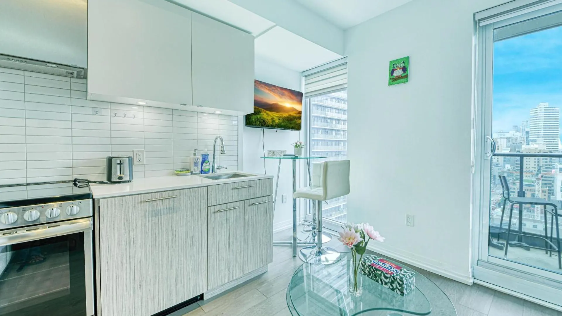 Rivetstays - The Jarvis Toronto Apartment